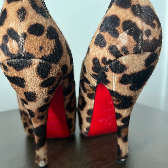 Christian Louboutin Leopard Print Laced pump - Picture 4 of 7